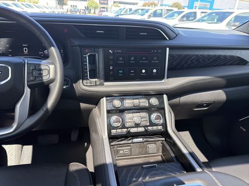 Used 2023 GMC Yukon Denali AWD/4WD image 31