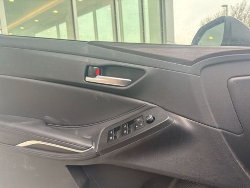 Used 2019 Toyota Avalon XLE image 14