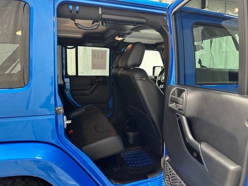 Used 2015 Jeep Wrangler Unlimited Sahara AWD/4WD image 46