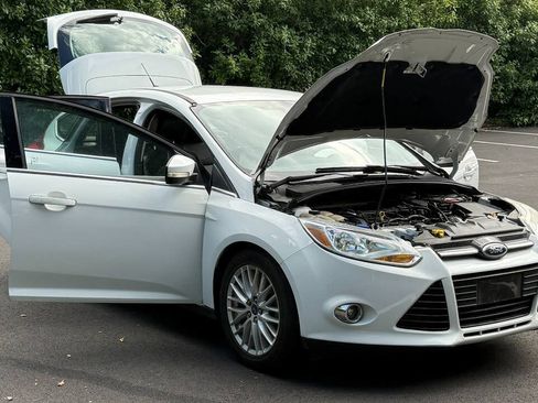 Used 2012 Ford Focus SEL FWD image 9