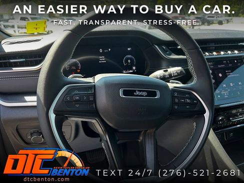 Used 2025 Jeep Grand Cherokee L Laredo AWD/4WD image 18