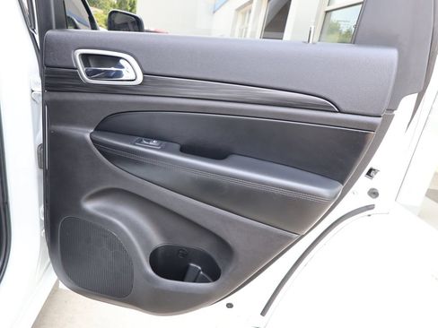 Used 2019 Jeep Grand Cherokee Altitude AWD/4WD image 29