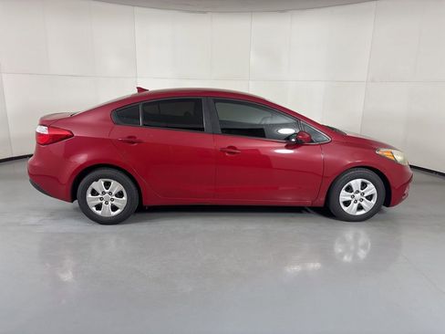 Used 2016 Kia Forte LX FWD image 9