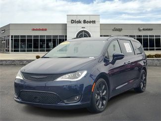 Used 2020 Chrysler Pacifica Limited video 2