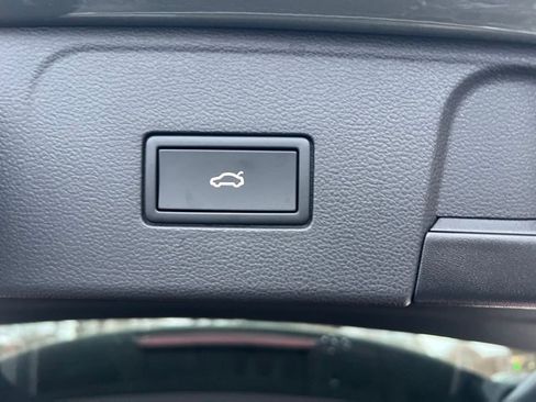 Used 2024 Volkswagen Atlas Peak Edition SE image 27