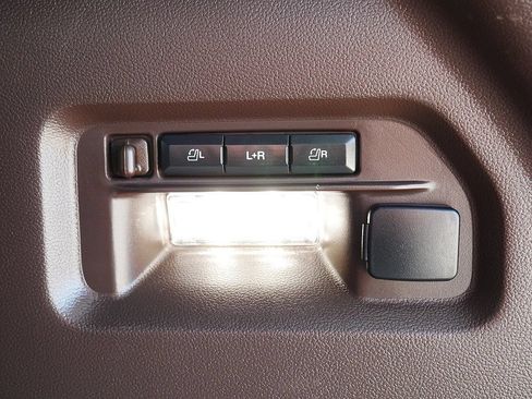 Used 2024 Ford Explorer King Ranch w/ Technology Package AWD/4WD image 57