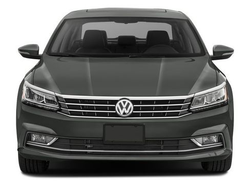 Used 2018 Volkswagen Passat 3.6 FWD image 4