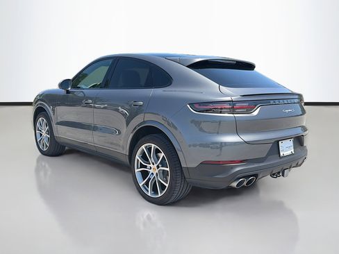 Used 2022 Porsche Cayenne S AWD/4WD image 3