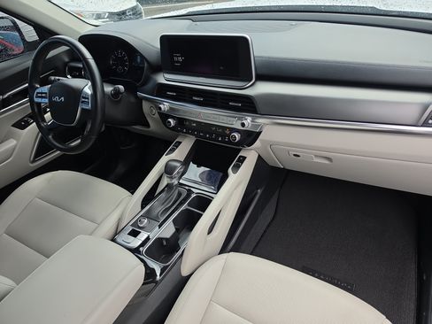 Used 2022 Kia Telluride S FWD image 11