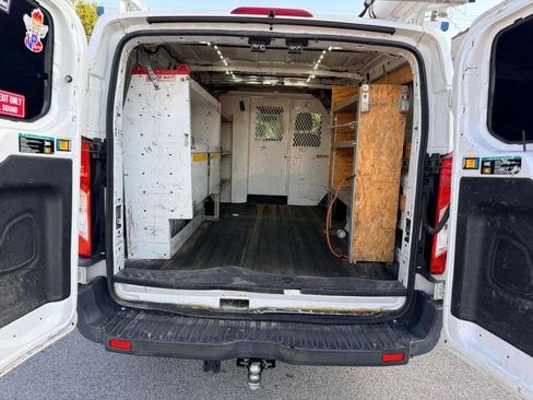 Used 2015 Ford Transit 250 130 Low Roof w/ Exterior Upgrade Package RWD image 24