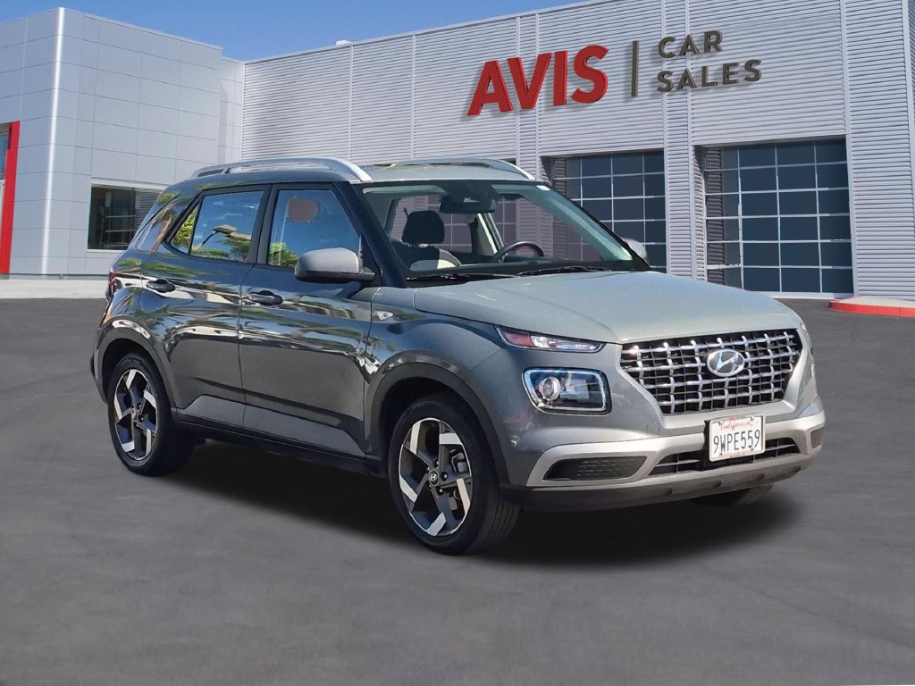 Used 2026 Hyundai Venue SEL FWD image 3