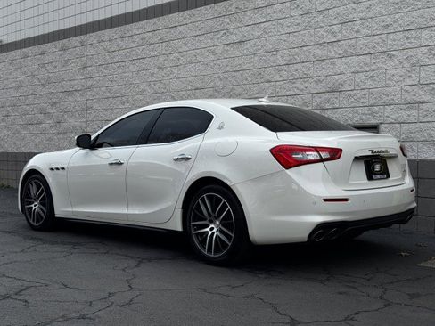 Used 2018 Maserati Ghibli image 2