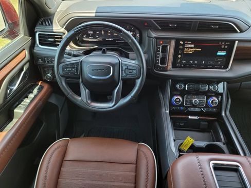 Used 2024 GMC Yukon XL Denali Ultimate AWD/4WD image 12