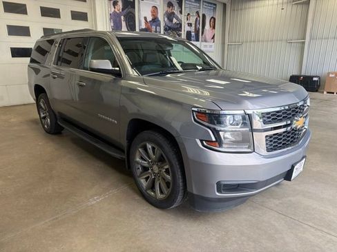 Used 2018 Chevrolet Suburban LT AWD/4WD image 4