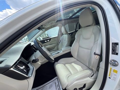 Used 2025 Volvo V60 B5 Cross Country Ultra AWD/4WD image 9