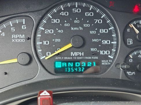 Used 2001 GMC Yukon XL 2500 SLT image 27