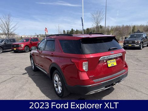 Used 2023 Ford Explorer XLT w/ Equipment Group 202A AWD/4WD image 9