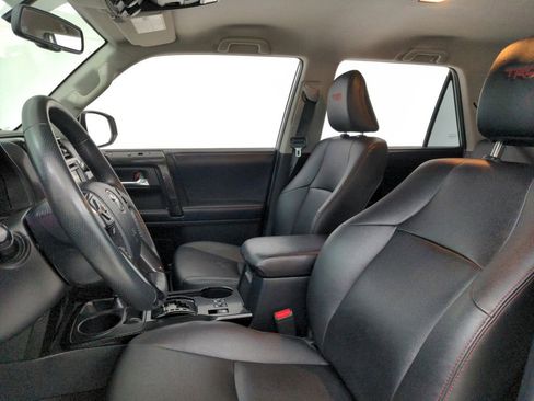 Used 2019 Toyota 4Runner TRD Off-Road Premium AWD/4WD image 18