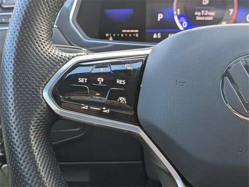 Used 2022 Volkswagen Tiguan SE R-Line image 29