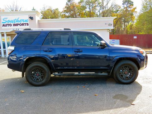 Used 2020 Toyota 4Runner SR5 image 6