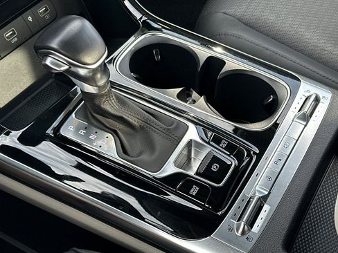 Used 2023 Kia Carnival SX Prestige FWD image 22