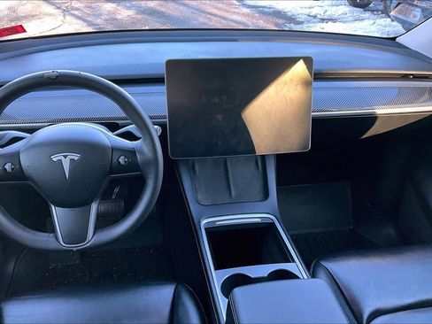 Used 2021 Tesla Model Y Long Range image 7