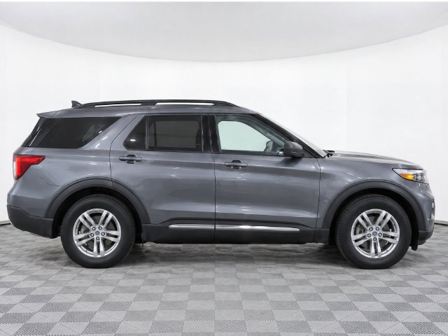 Used 2021 Ford Explorer XLT w/ Equipment Group 202A AWD/4WD image 8
