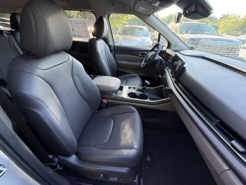 New 2026 Kia Carnival EX FWD image 26