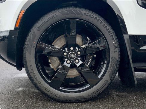 New 2025 Land Rover Defender 90 V8 image 11