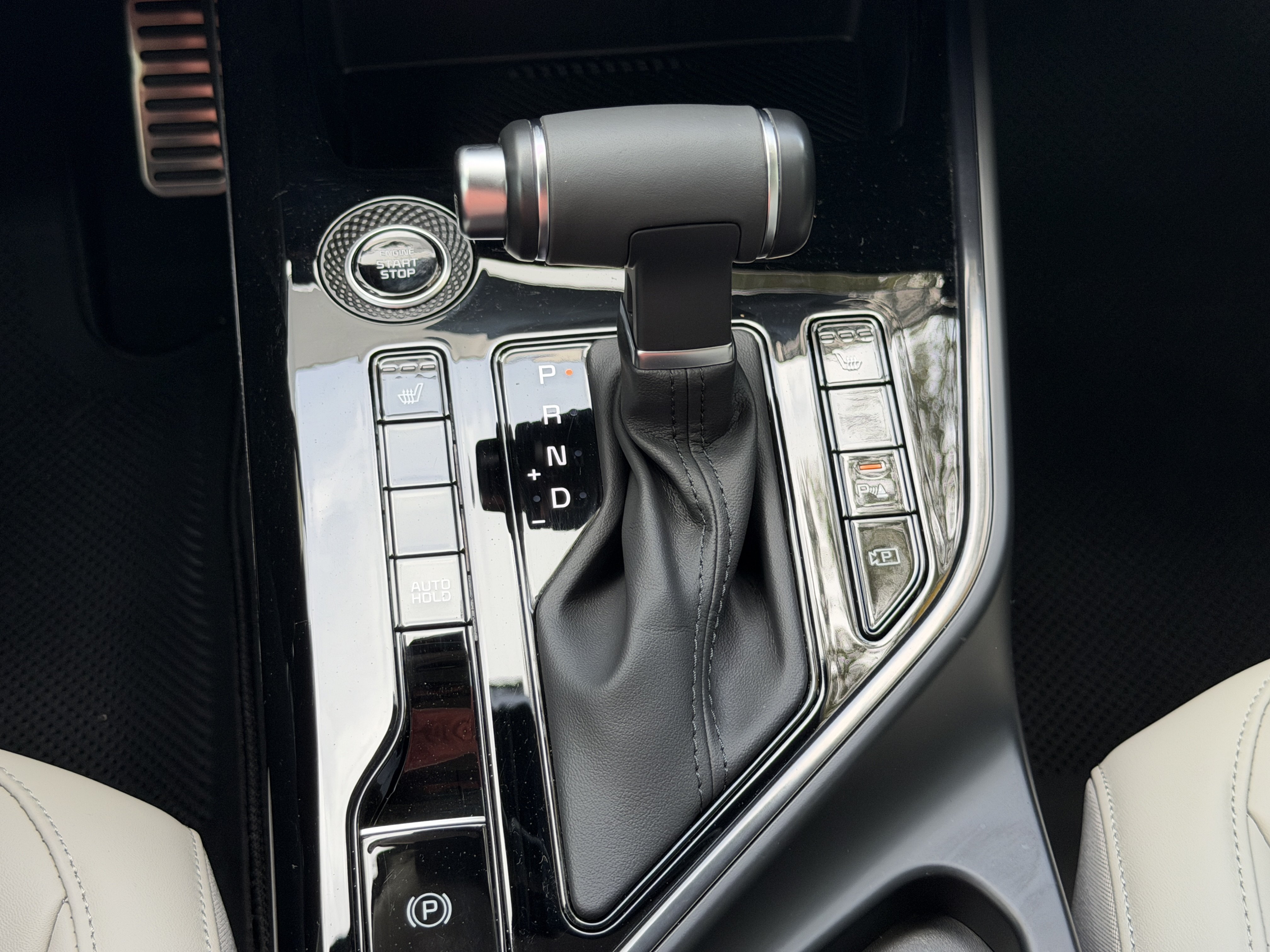 Certified 2024 Kia Niro EX Touring FWD image 25