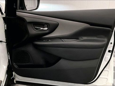 Used 2024 Nissan Murano SV w/ SV Midnight Edition Package image 19