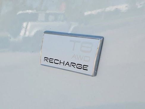 Certified 2024 Volvo XC90 T8 Plus w/ Protection Package Premier AWD/4WD image 8