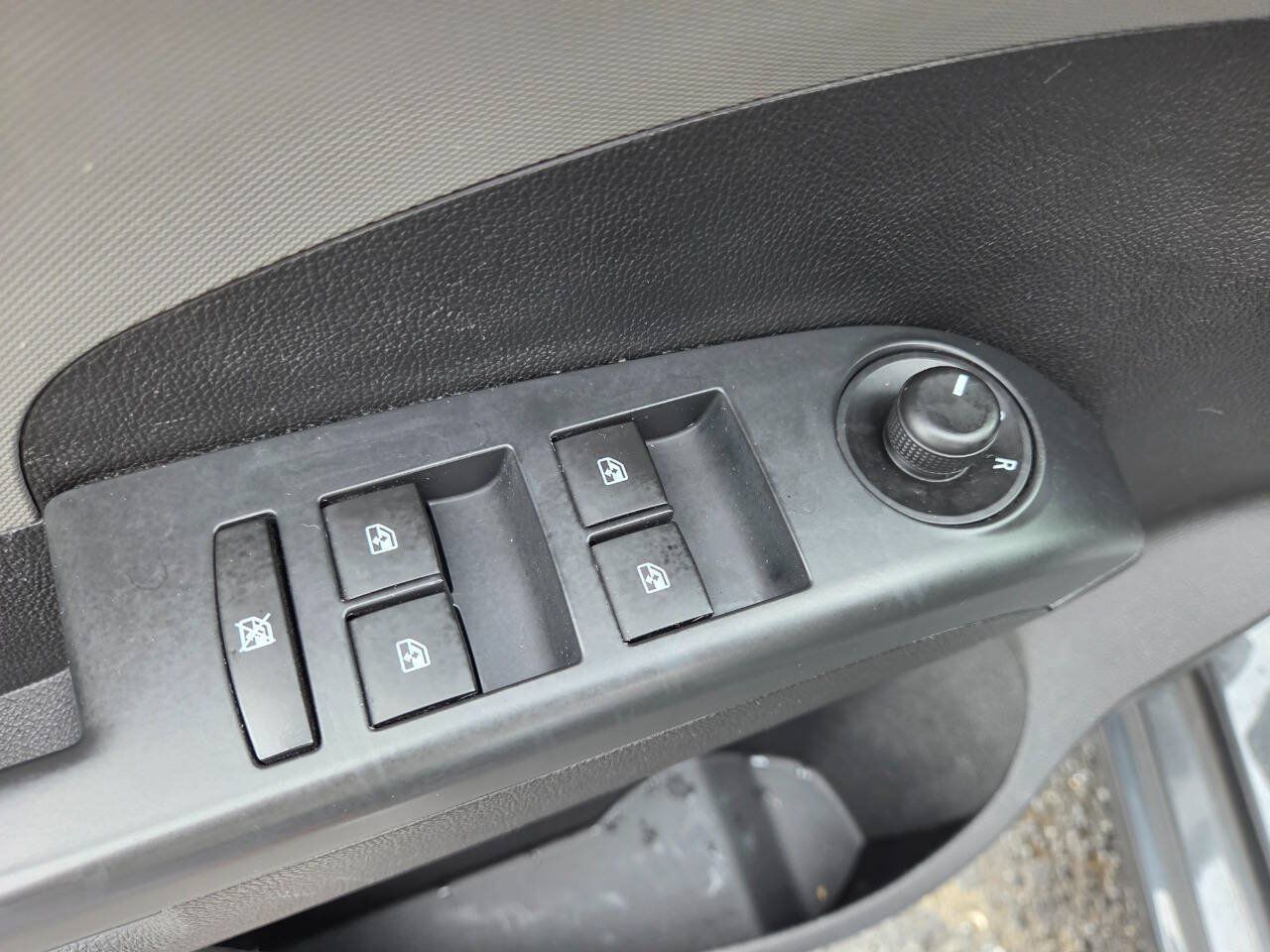 Used 2015 Chevrolet Sonic LT FWD image 12