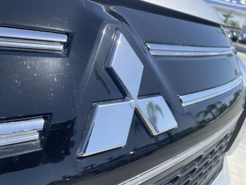 Used 2025 Mitsubishi Outlander SE FWD image 31