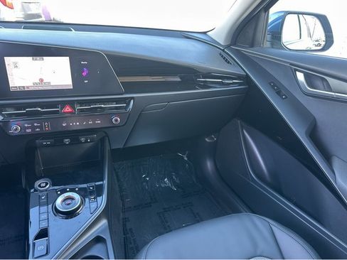 Used 2024 Kia Niro EX image 13