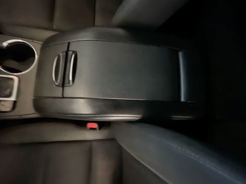 Used 2019 Toyota Highlander LE AWD/4WD image 20