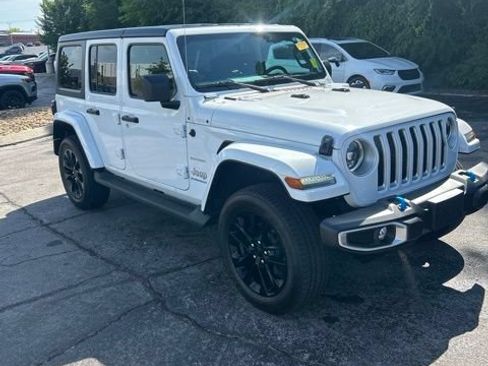 Used 2023 Jeep Wrangler Unlimited Sahara w/ Cold Weather Group AWD/4WD image 3