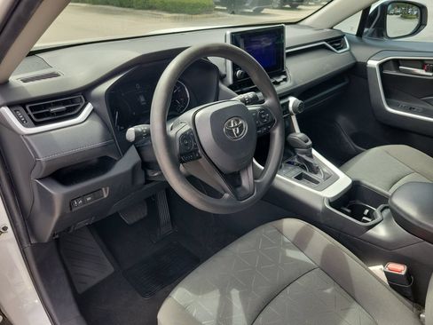 Used 2024 Toyota RAV4 XLE FWD image 15