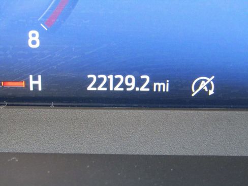 Used 2025 Ford Escape Platinum w/ Premium Technology Package AWD/4WD image 27