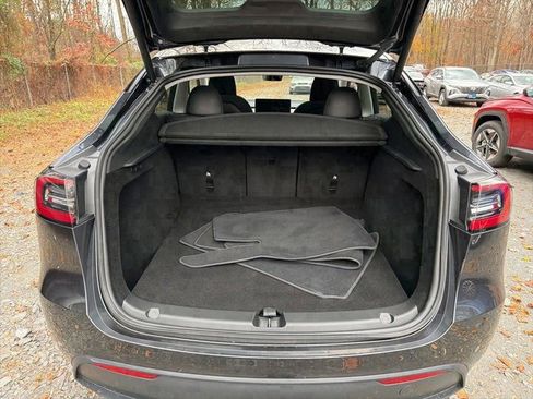 Used 2024 Tesla Model Y Long Range image 13