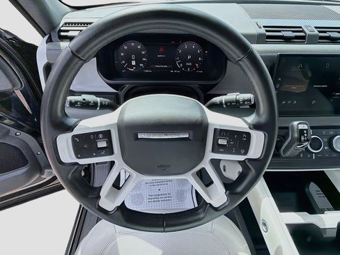 Certified 2025 Land Rover Defender 110 S AWD/4WD image 40