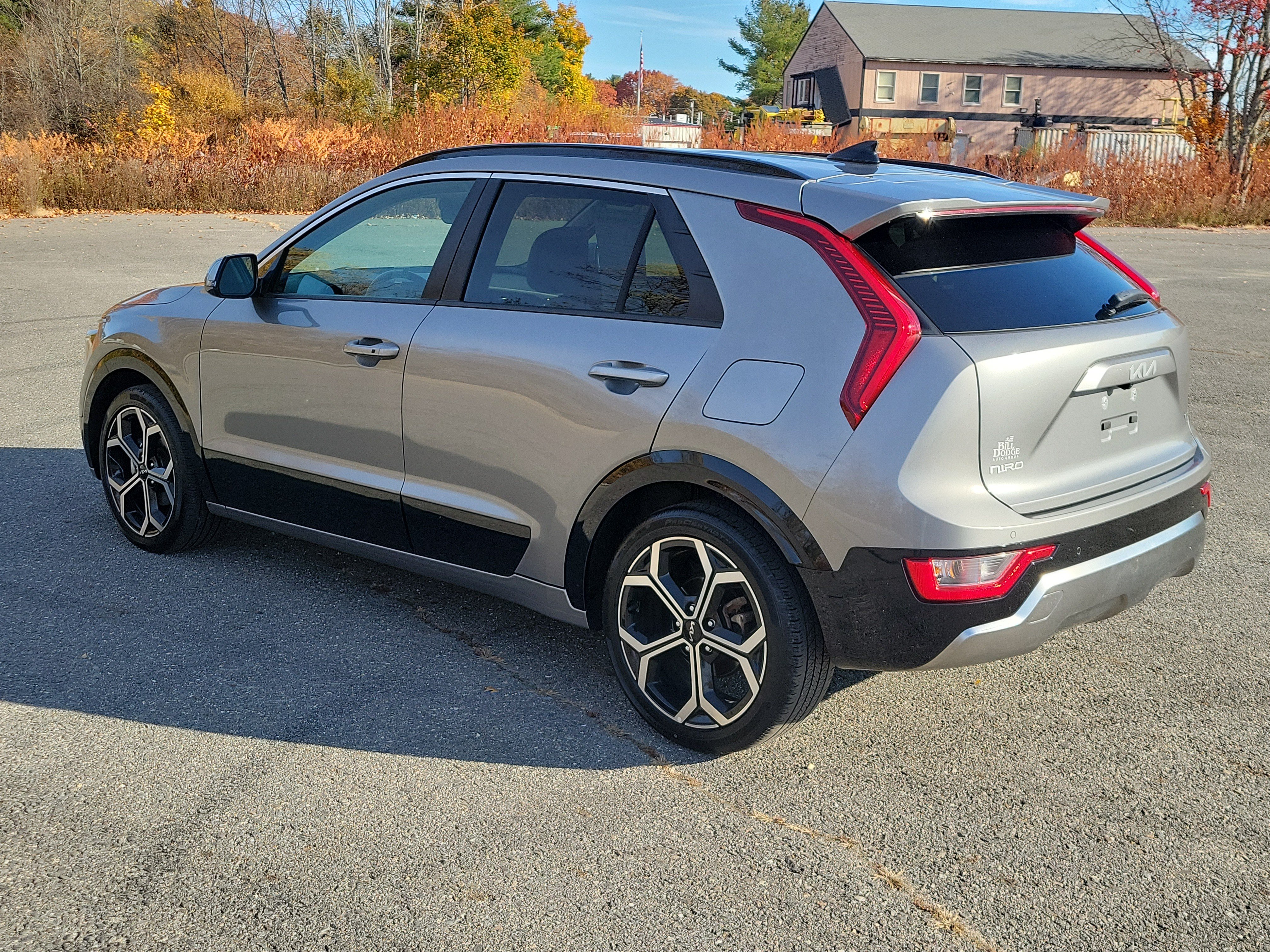 Used 2023 Kia Niro EX Touring FWD image 7