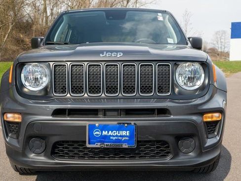Used 2023 Jeep Renegade Latitude AWD/4WD image 3