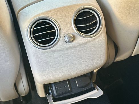 Used 2022 Mercedes-Benz GLC 300 image 30