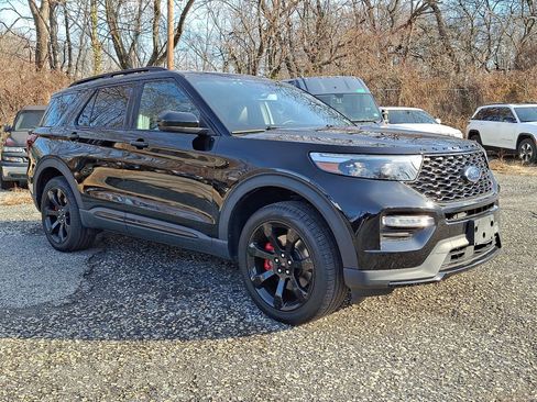 Used 2022 Ford Explorer ST w/ ST Street Pack image 7