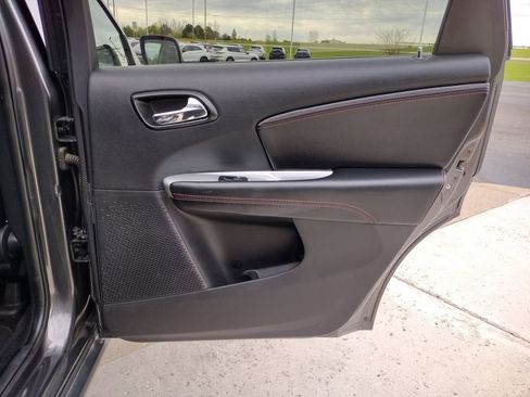 Used 2019 Dodge Journey GT FWD image 16