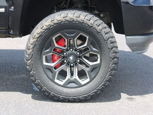 Used 2018 Chevrolet Silverado 1500 LTZ Z71 w/ LTZ Plus Package AWD/4WD image 12