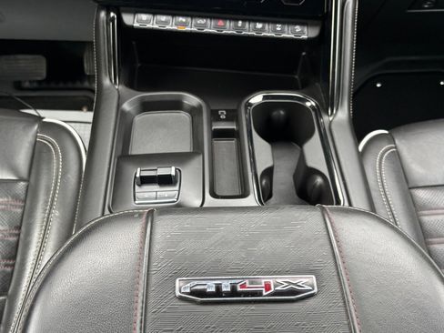Used 2024 GMC Sierra 2500 AT4X image 5