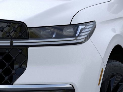 New 2025 Lincoln Navigator L Reserve w/ Jet Appearance Package image 19