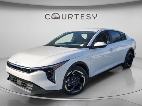 New 2025 Kia K4 EX FWD image 1